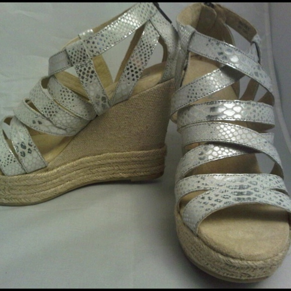 NEW $175 DKNY Silver Platform Espadrilles Sz 8